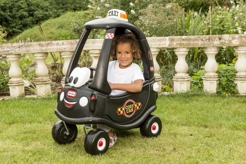 Makine ride-on Little Tikes Cozy Coupe Taxi, e zezë, për fëmijë