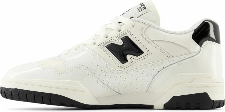 Atlete New Balance, të bardha për të dyja gjinitë