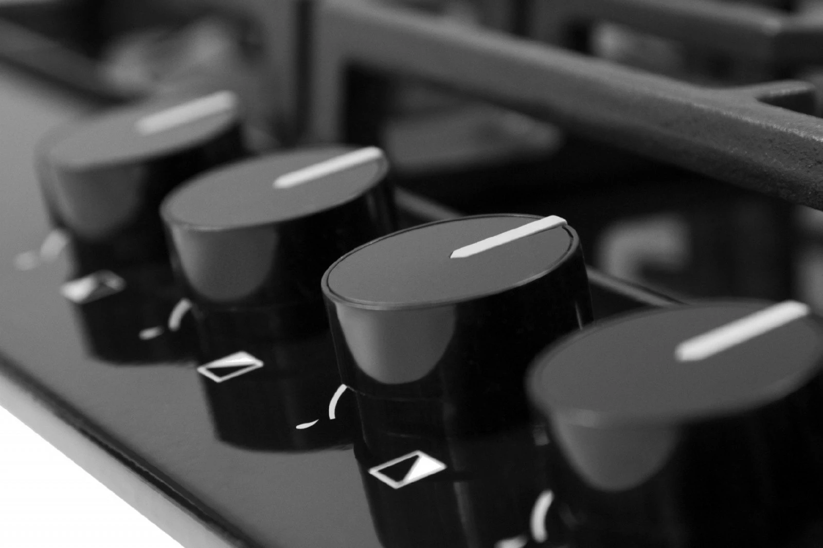 Pianurë me gaz Amica PGA6100APB, 4 zona, e zezë