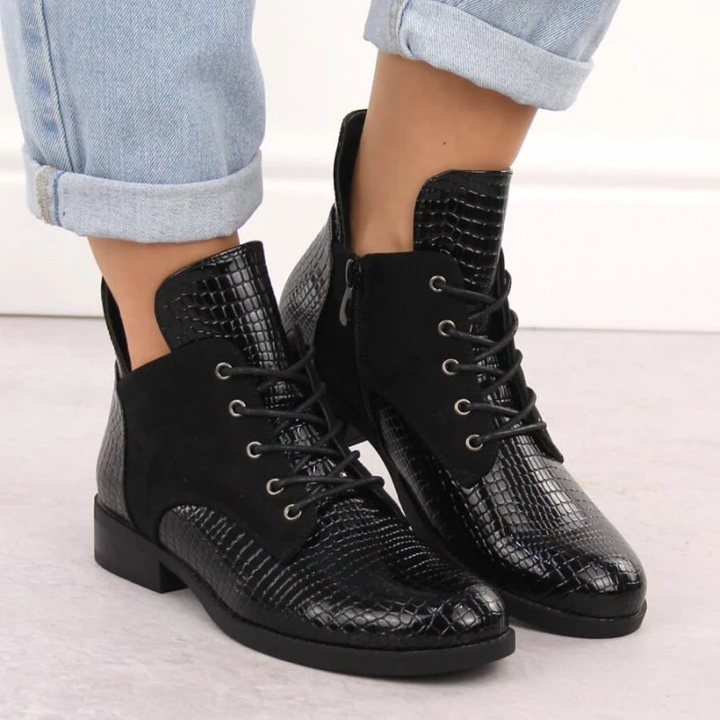 Çizme të shkurta për femra Vinceza, të zeza