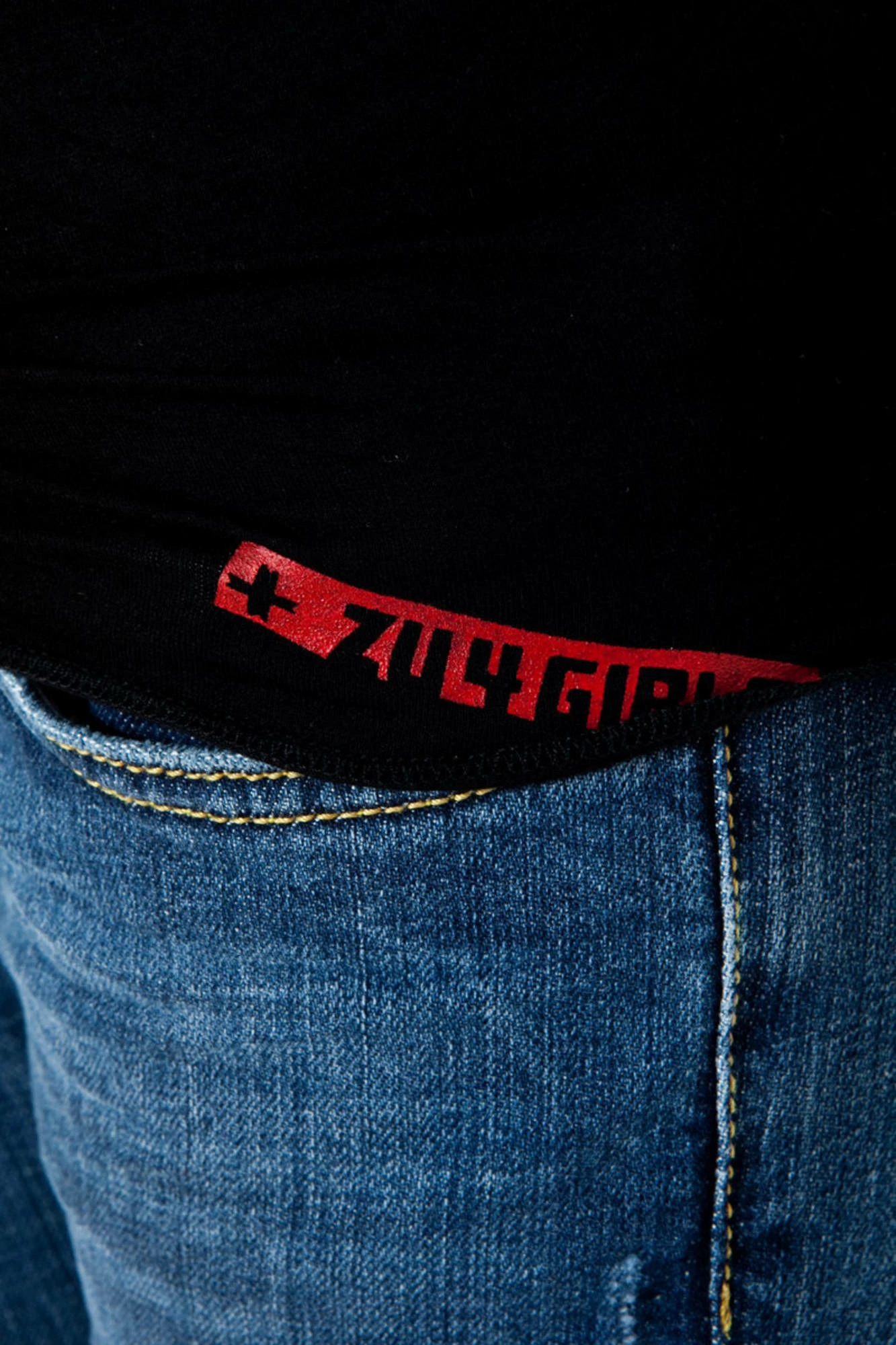 Maicë ZUELEMENTS femra, e zezë