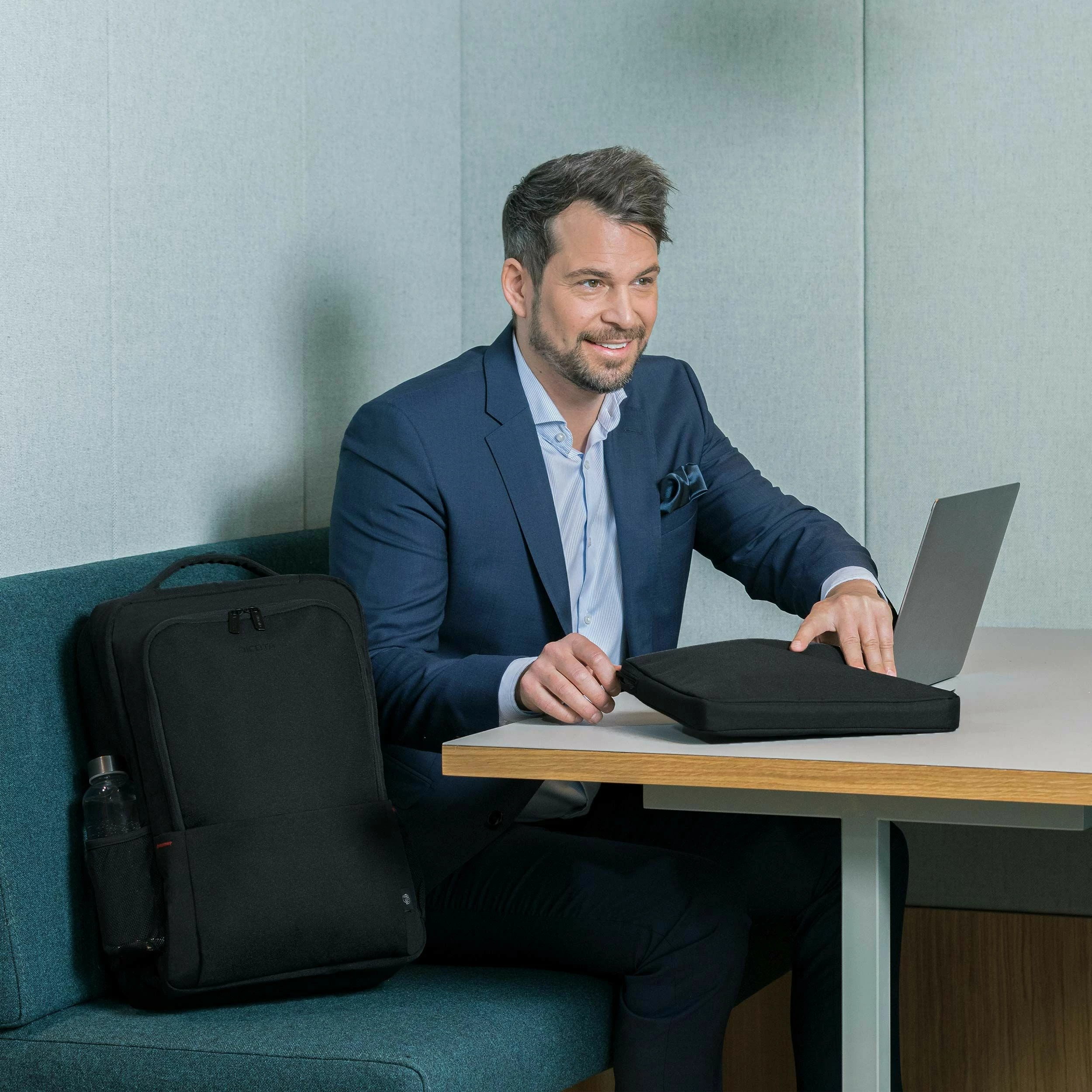 Çantë shpine DICOTA Eco Backpack Plus BASE, 15.6", e zezë