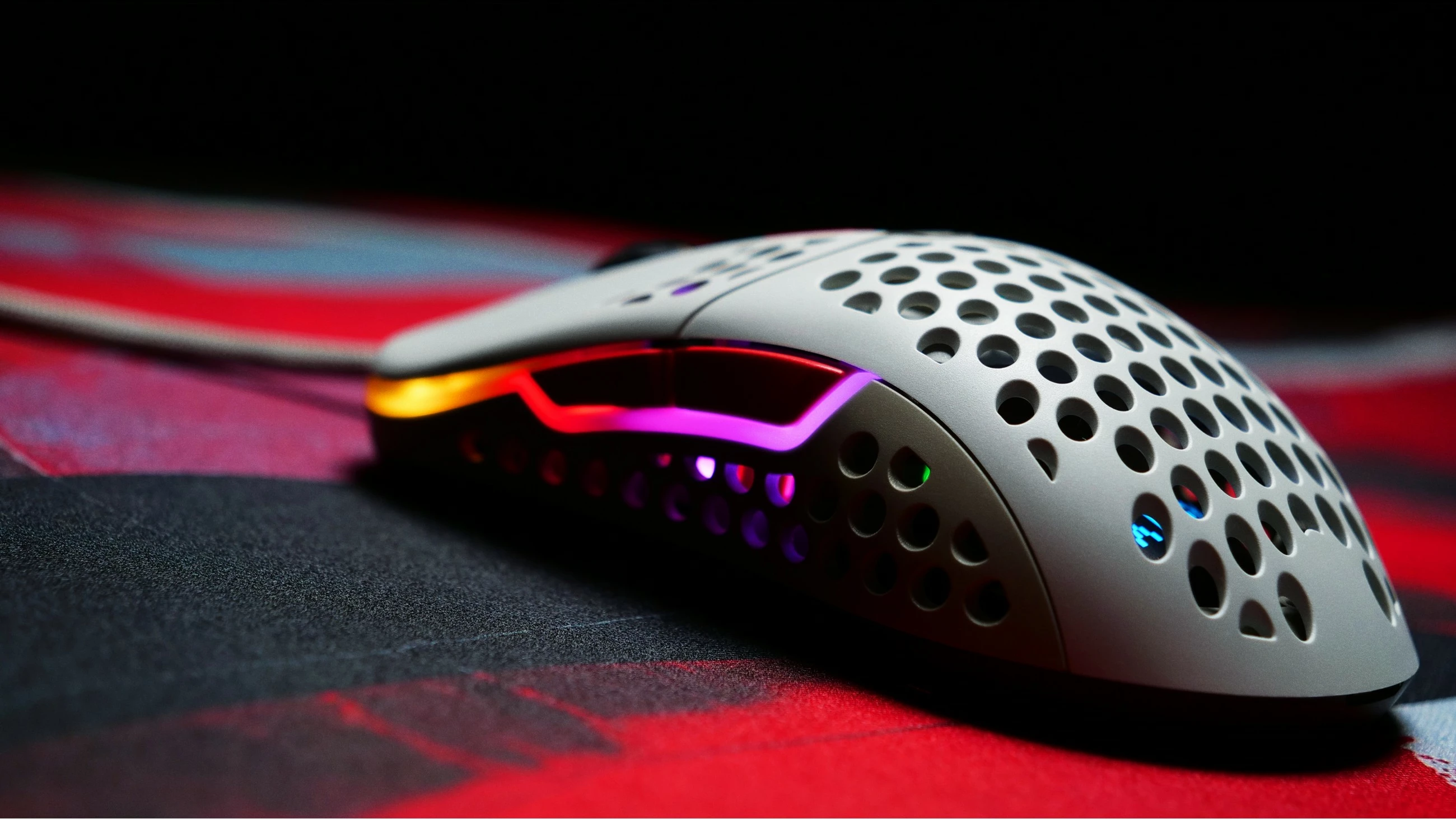 Maus Cherry XTRFY M42, Optik, USB Type-A, 16000 DPI, Multikolor