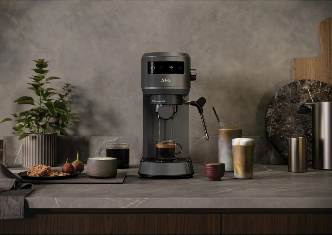 Aparat espresso manual AEG EC6-1-6BST, 1L, i zi