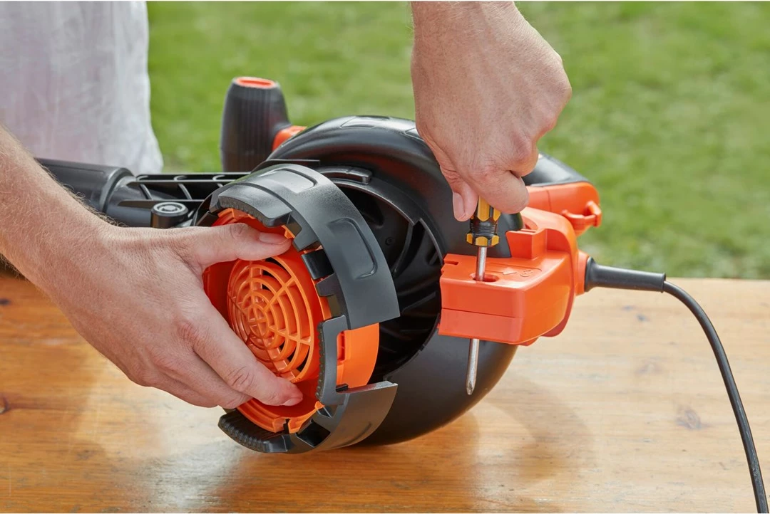 Fshesë me vakum dhe fryrës gjethe BLACK+DECKER BEBLV301-QS, 3000 W, portokalli