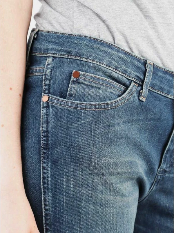 Pantallona femra Wrangler