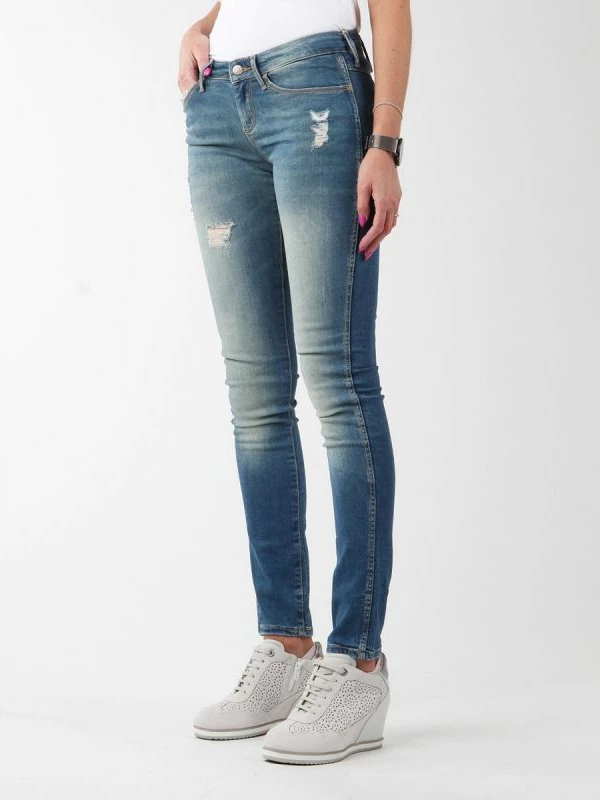 Pantallona Wrangler femra, Sandy Blues