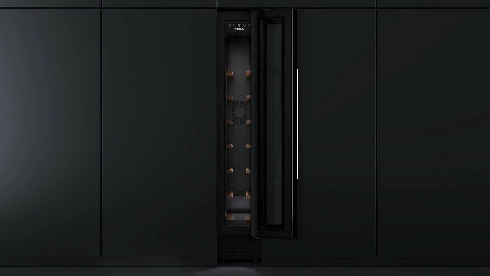 Ftohës vere i inkastrueshëm, TEKA, RVU 10008 GBK (113610003), 8 shishe, display dhe kontroll elektronik, LED, klasa G, i zi