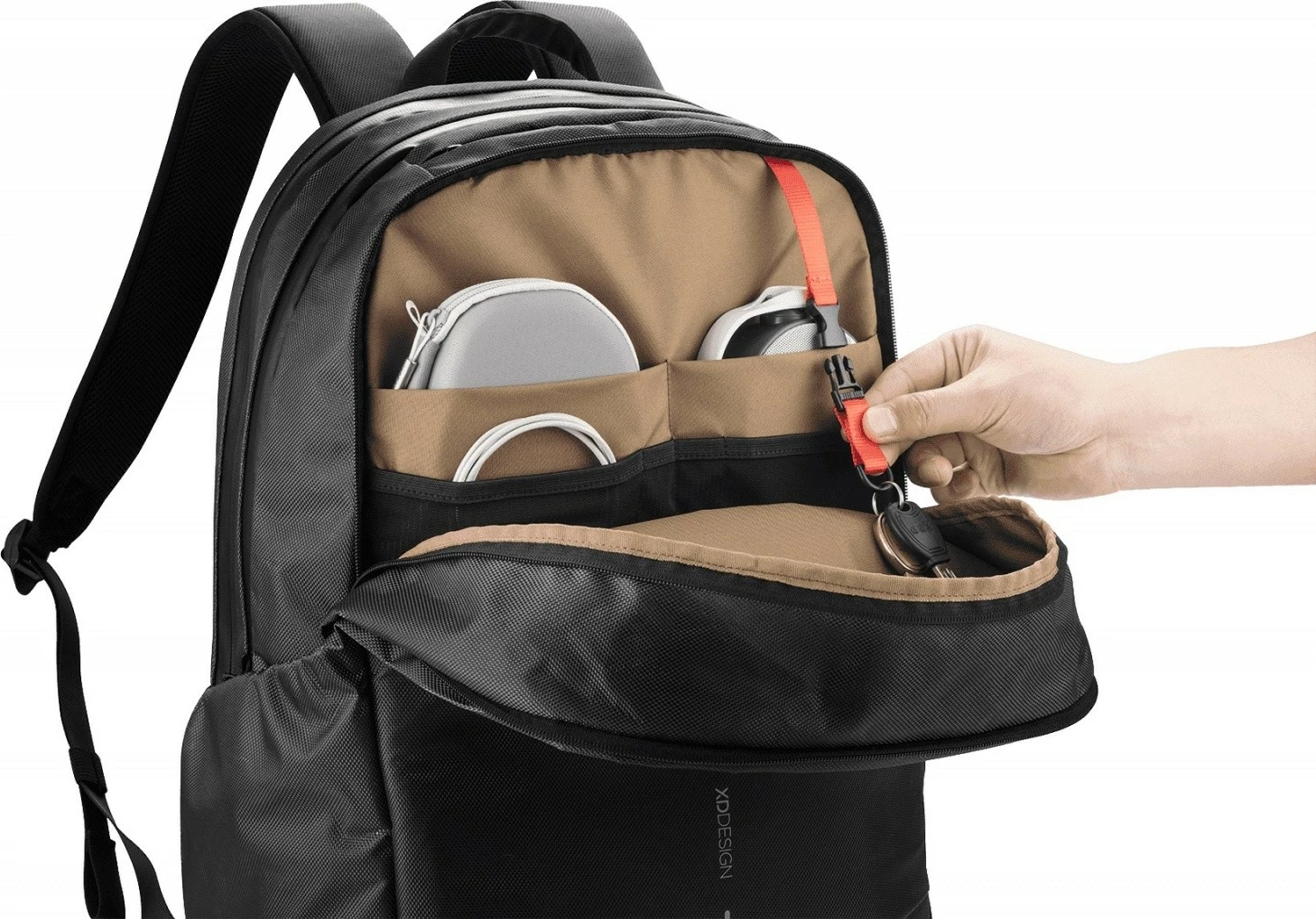 Çantë shpine XD DESIGN BOBBY EXPLORE, 17", e zezë