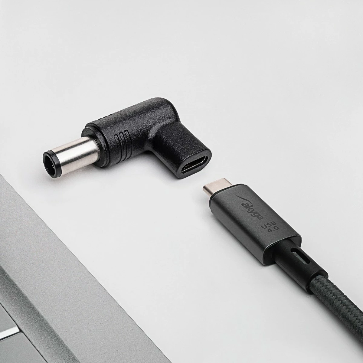 Adapter AKYGA AK-ND-C08, për DELL, USB-C në 7.4x5.0mm + DELL Pin, Zi