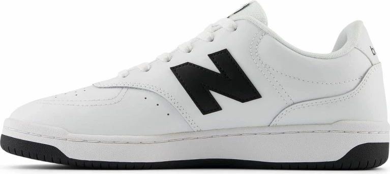 Atlete për stil jetese New Balance, të bardha