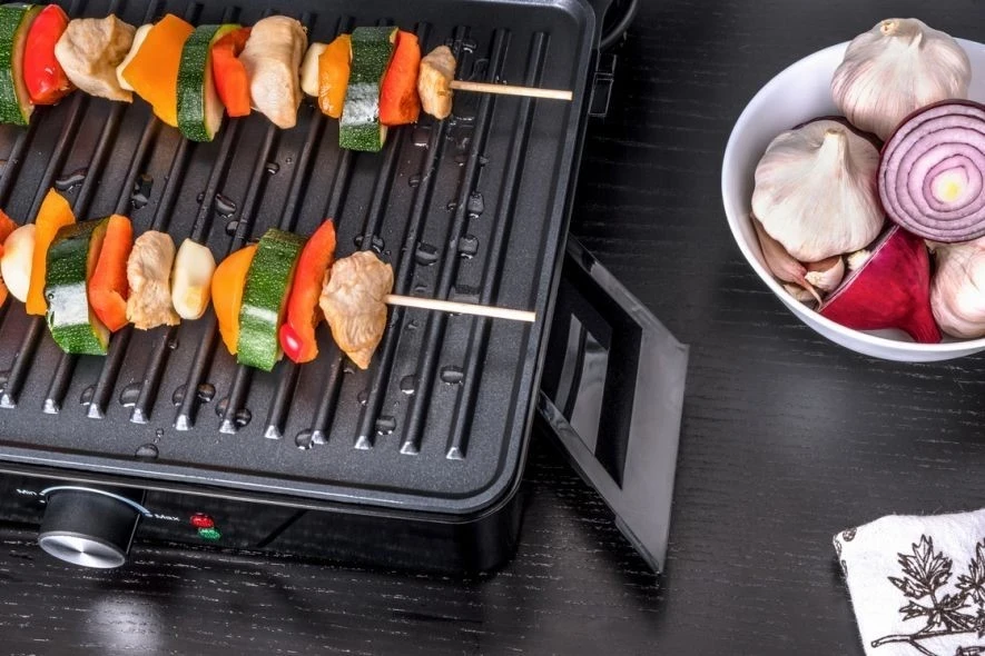 Grill tavoline Eldom, argjendtë