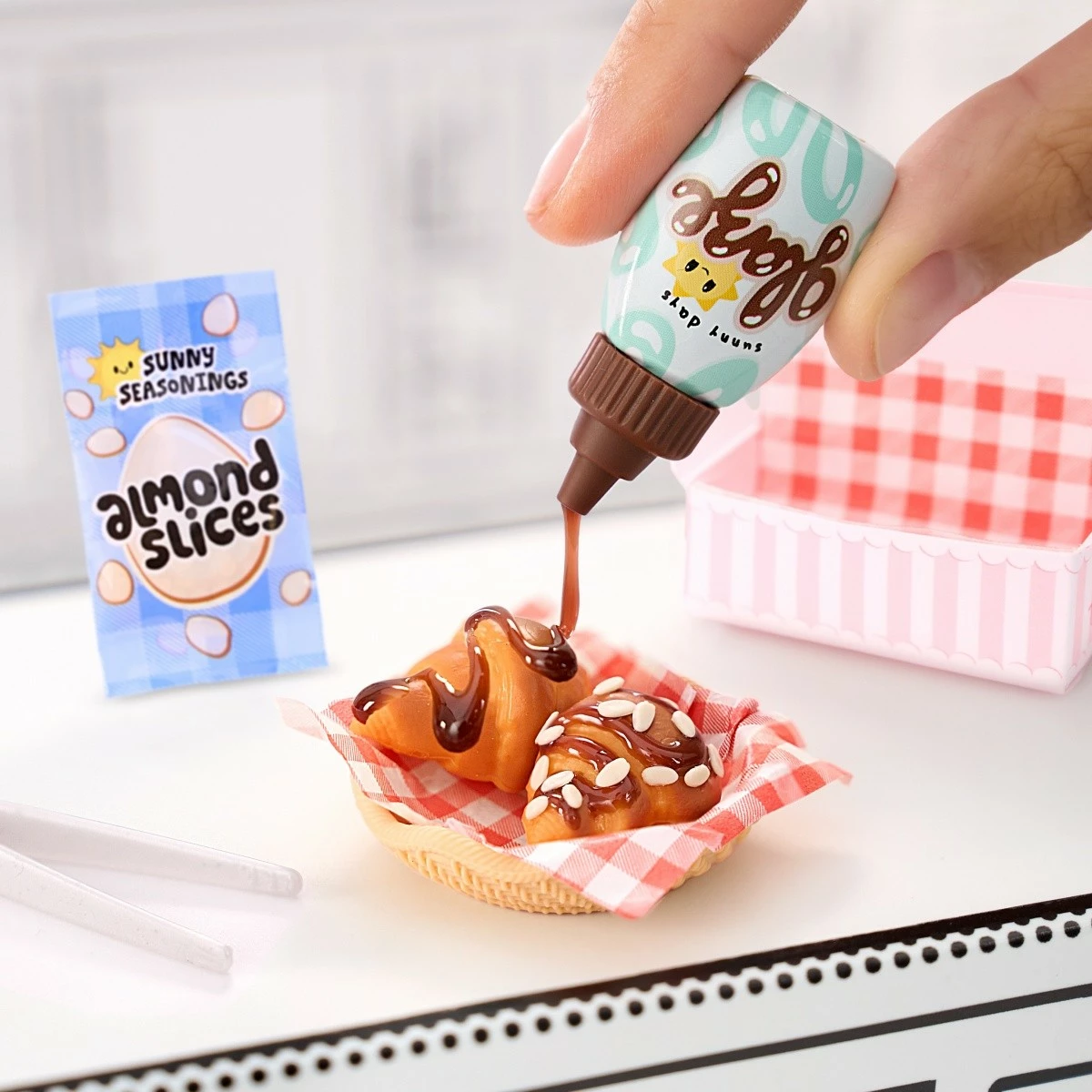 Set figurina MGA Miniverse Make It Mini Foods: Cafe, plastikë, 1 copë