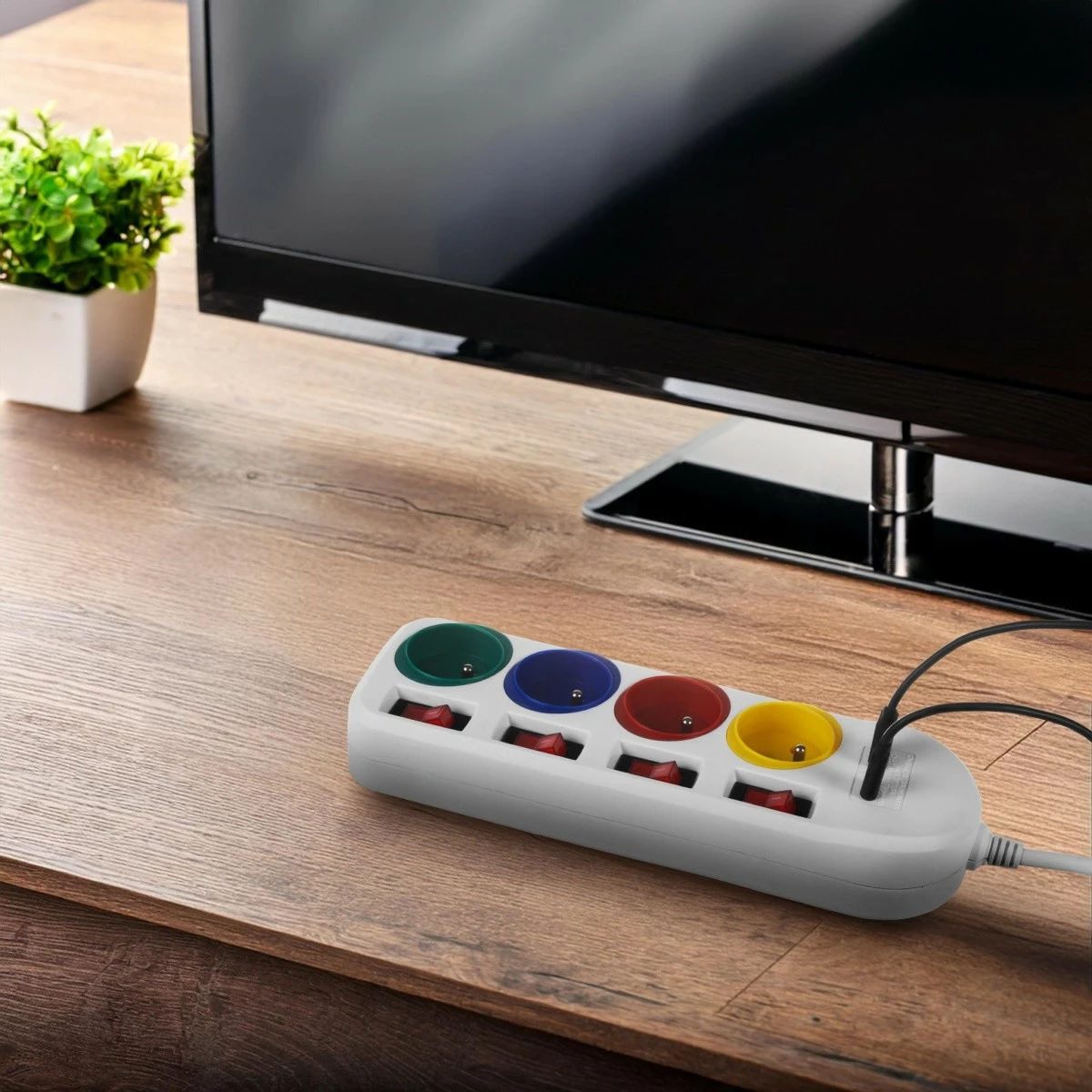 Listë zgjatjeje Maclean MCE508 W, 4 prizë, 1.5m, 2x USB, Bardhë