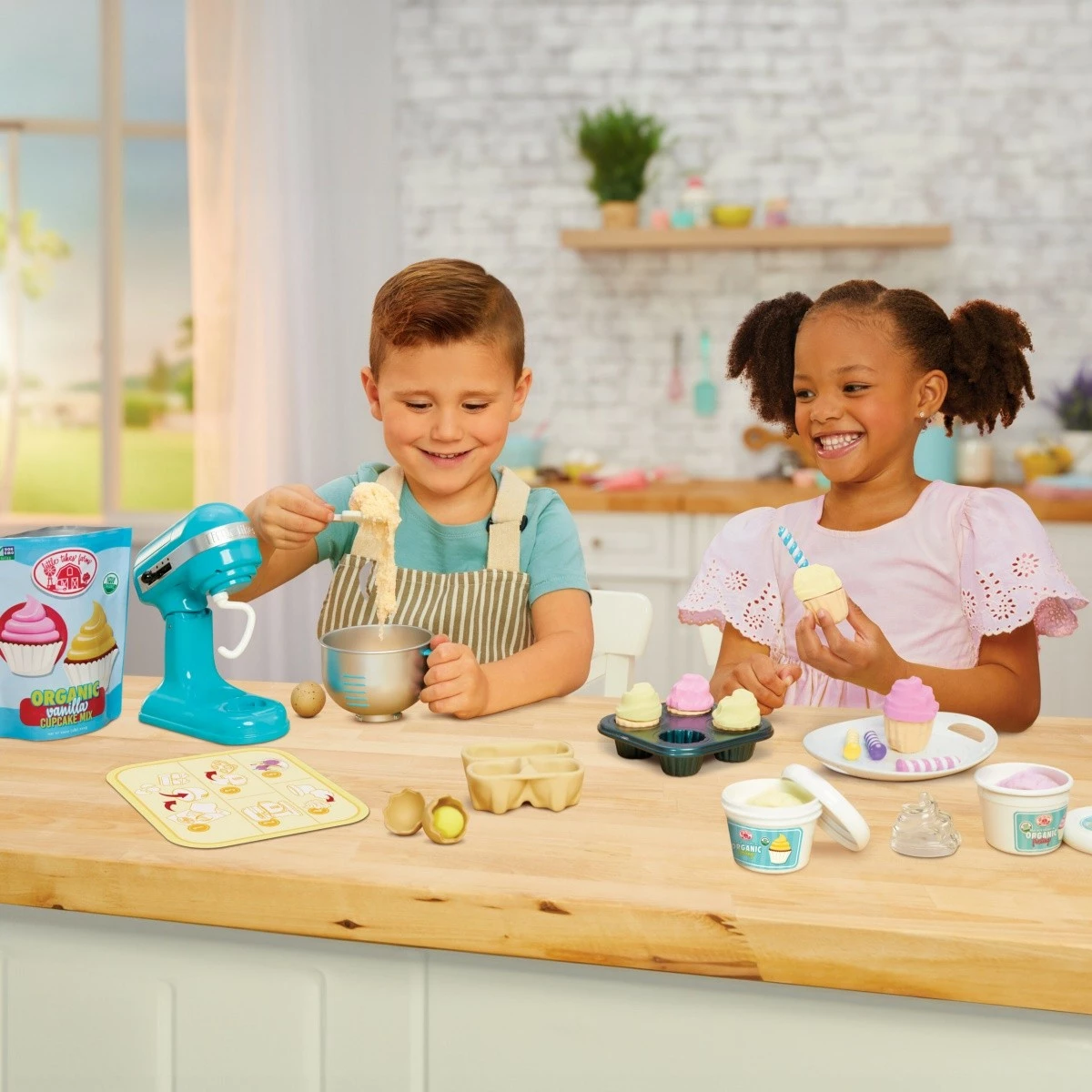 Set lodrash për pjekje Little Tikes Creative Chefs me 18 aksesorë, Multikolor
