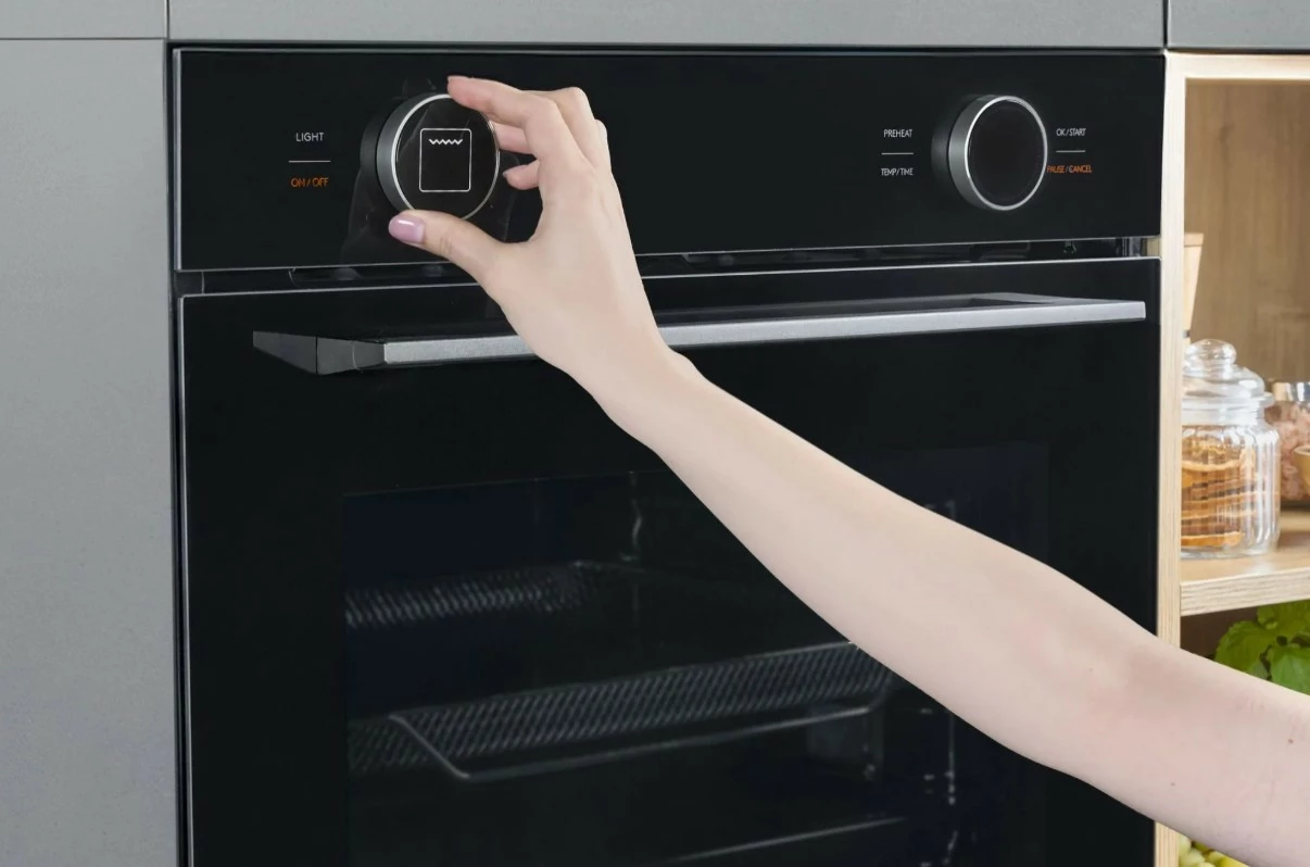 Furrë Amica ED6769BA+ S-TYPE, 72L, katalizë/avull, AirFry, e zezë