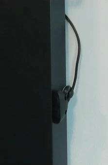 Mbajtës muri elektrik për monitor/TV, Avtek DS600/BW 1MV070, rregullim lartësie, kapacitet 120 kg, VESA 300x200 deri 800x600, 152×55×15 cm, e zezë