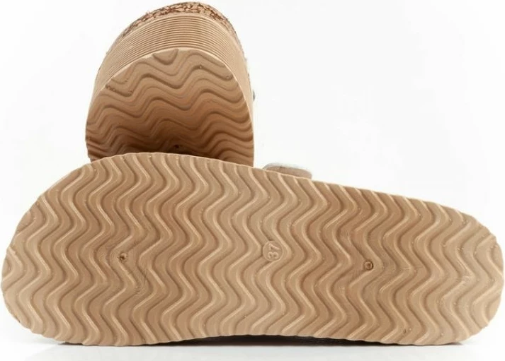 Shapka për femra Lee Cooper, të bardha