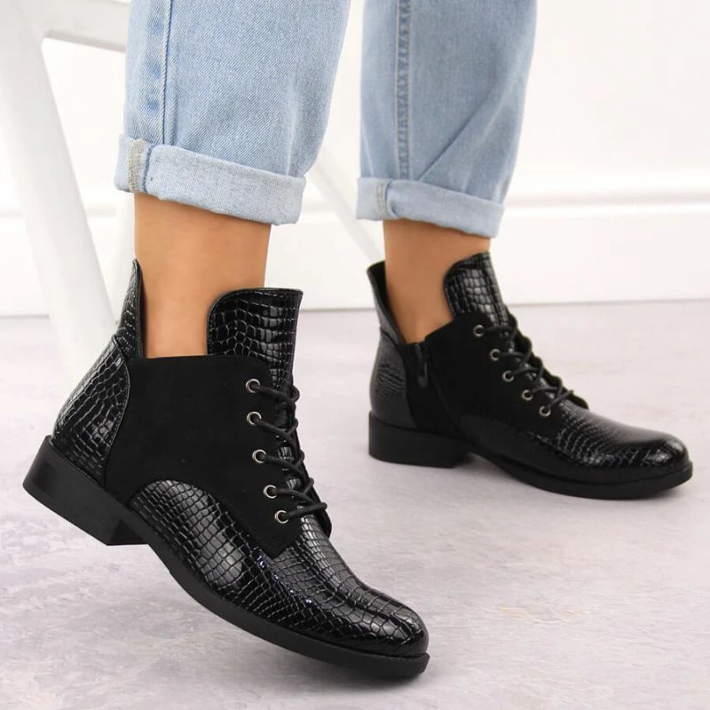 Çizme të shkurta për femra Vinceza, të zeza