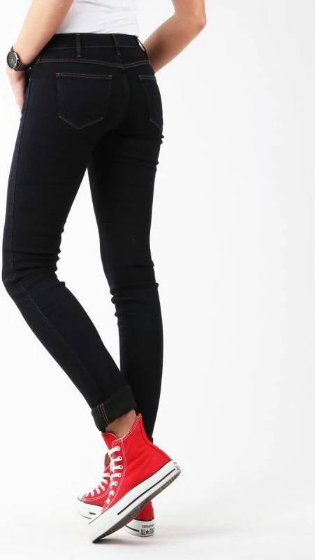 Pantallona skinny Wrangler femra