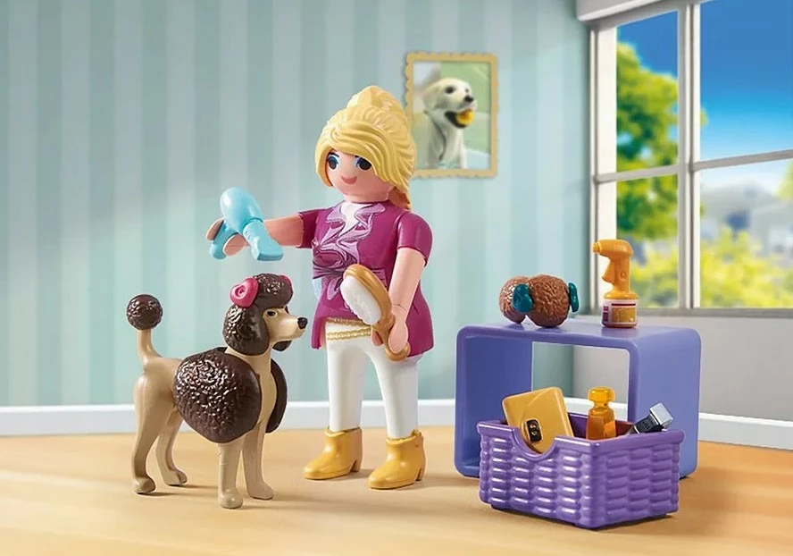 Set lodrash Playmobil My Life 71747 me figurina dhe aksesorë për kujdesin e qenit pudel