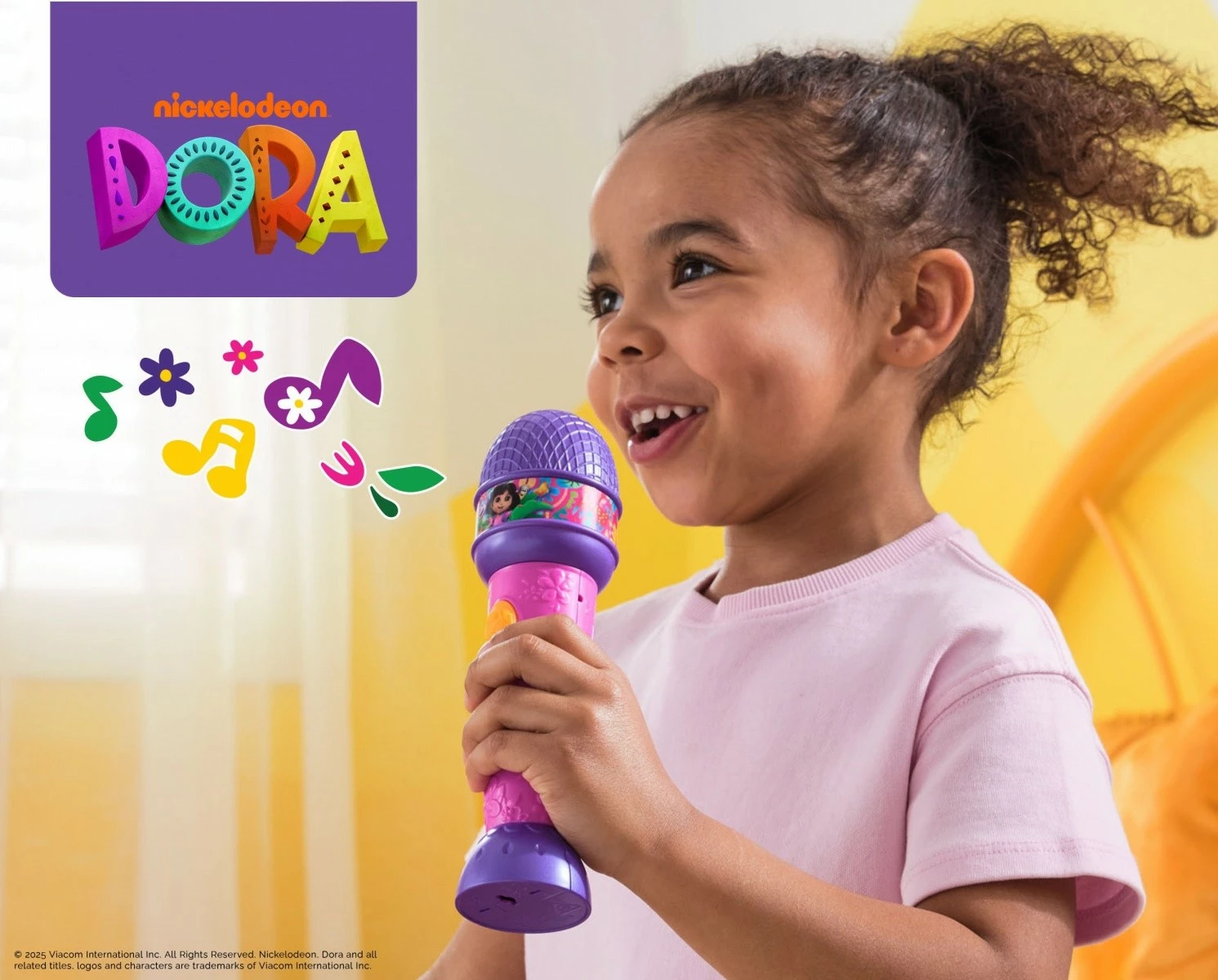 Mikrofon lodër Dora Spin Master 6074991, 19.5 cm, 5 këngë & fraza dygjuhëshe, me bateri, rozë/vjollcë
