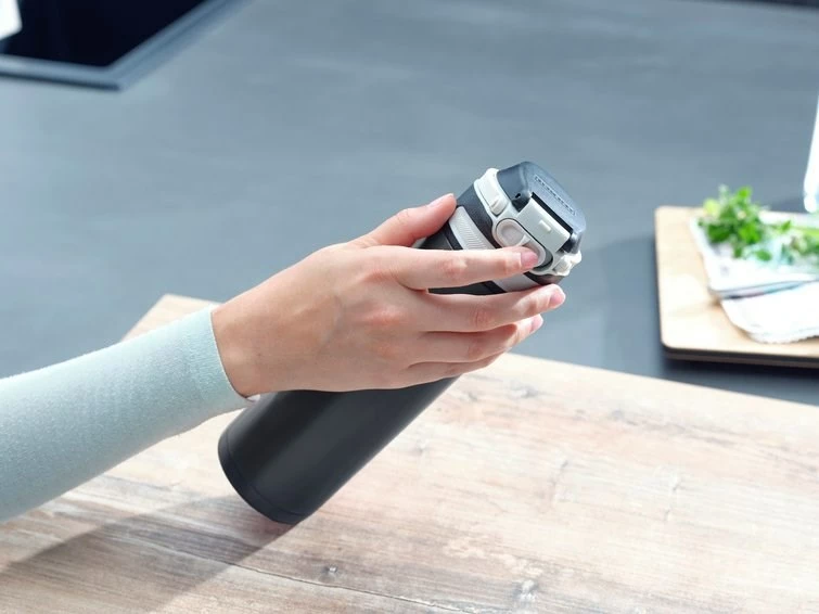 Gotë termike udhëtimi Leifheit 3271, 600 ml, e zezë