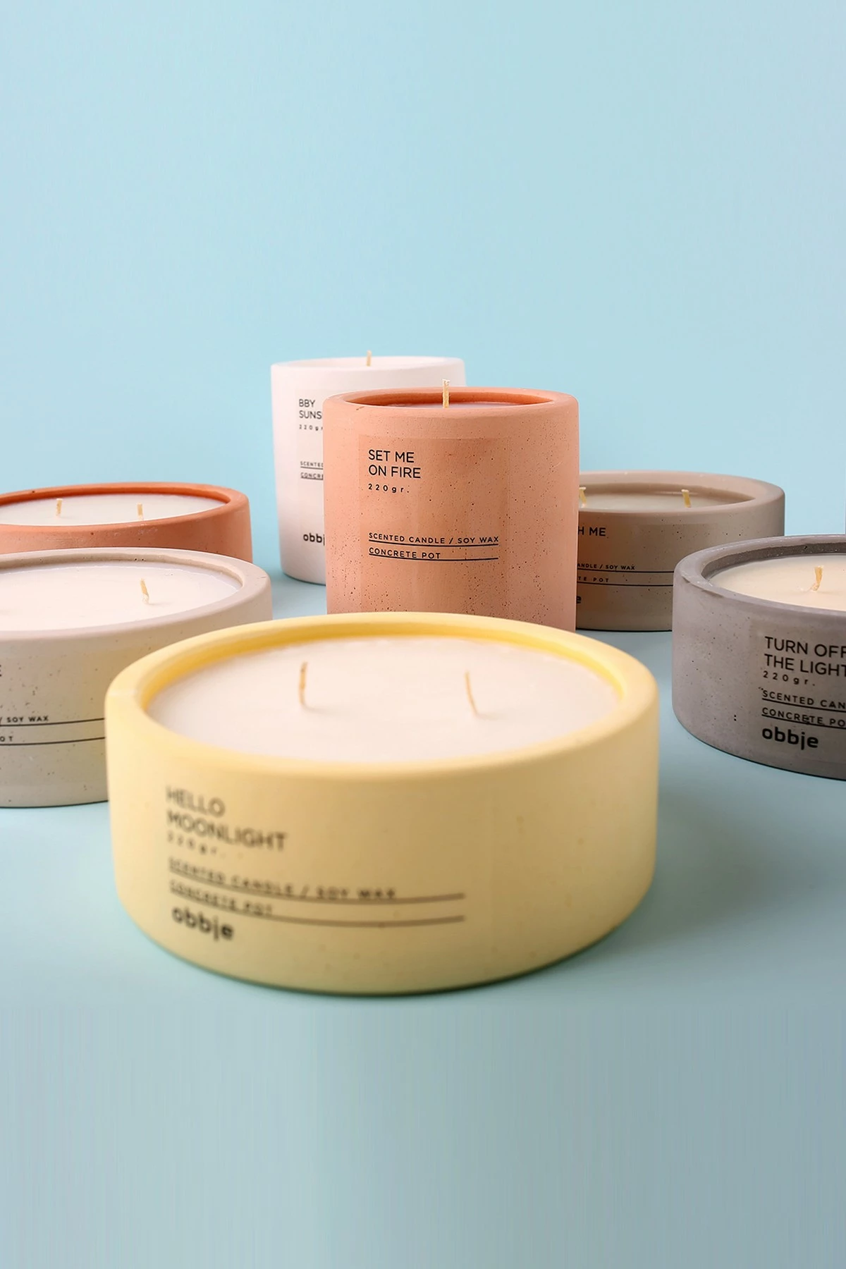 Qiri dekorativ, enë betoni, aromë amber, Watch Me Burn Flat