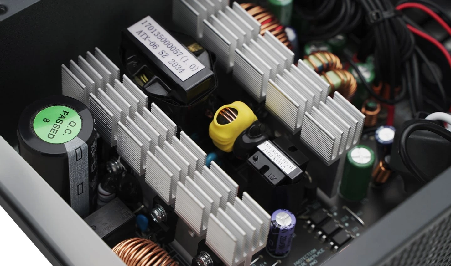 Njësia e furnizimit me energji DeepCool PF700 700 W 20+4 pin ATX ATX E zezë