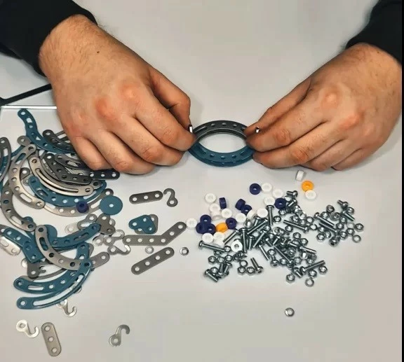 Set ndërtimi dinosaur Velociraptor Alexander Small Constructor, 202 pjesë, metalik