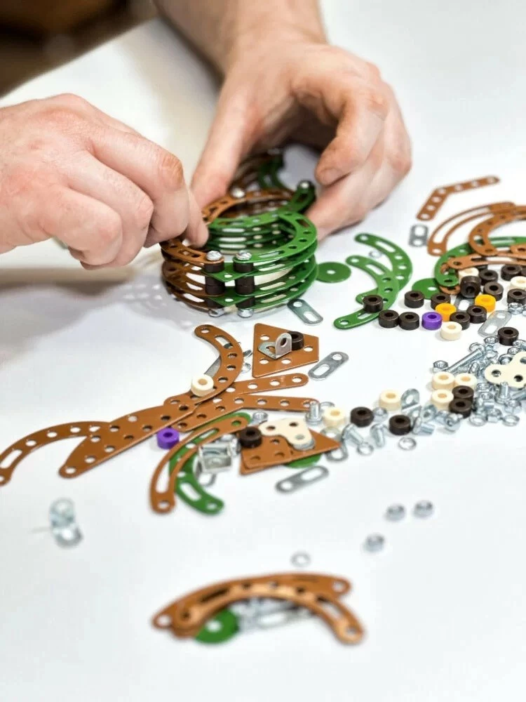 Set ndërtimi metalik Alexander Small Constructor Triceratops, 264 pjesë, kafe/jeshile