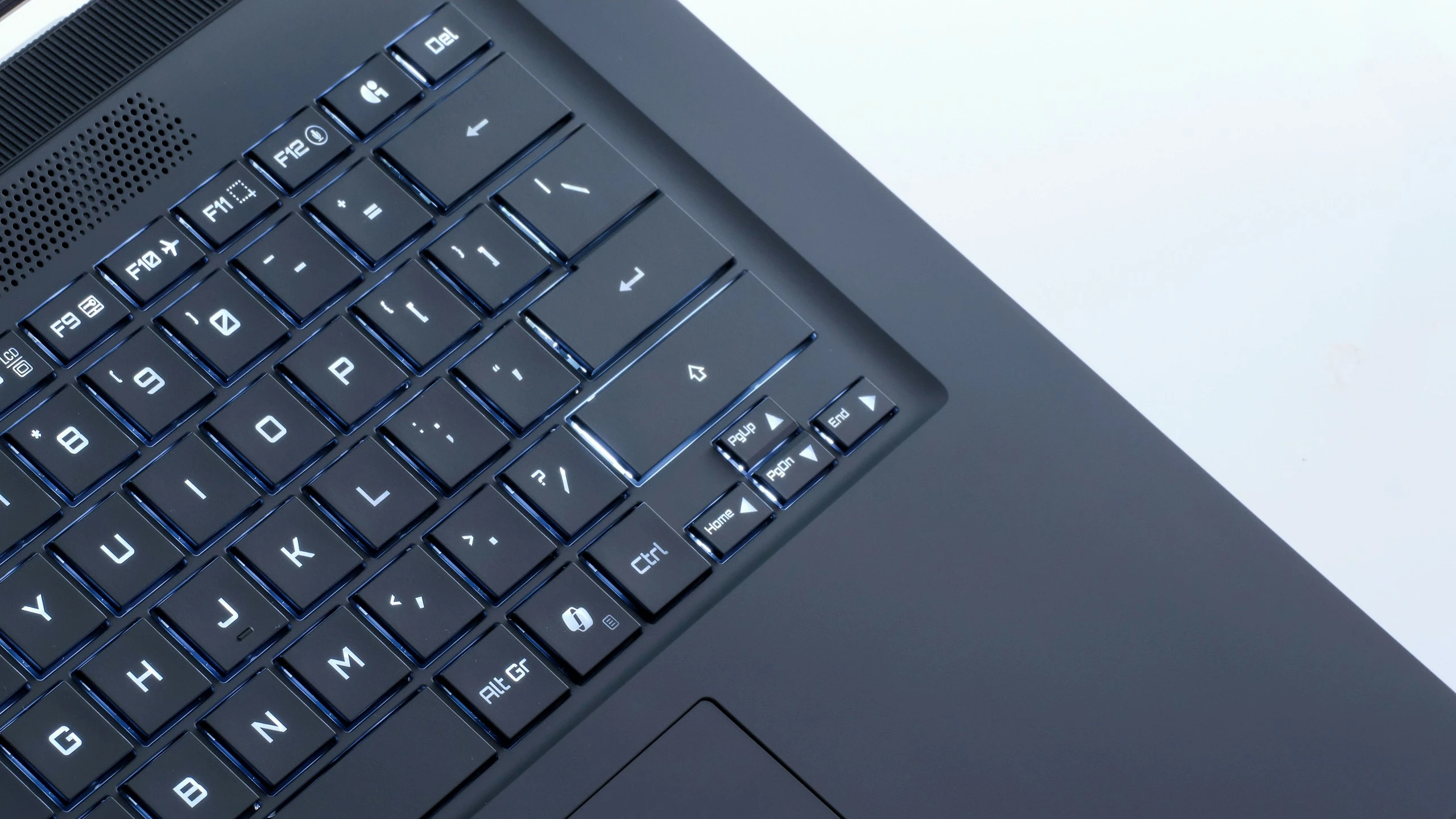 Kompjuter Gigabyte Aero X16, AMD Ryzen AI 7 350, 16", 165Hz, 8GB RTX, 1TB SSD, Space Gray