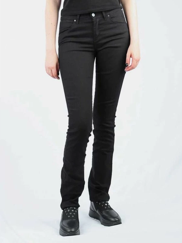 Pantallona Wrangler femra, Caitlin Slim Leg