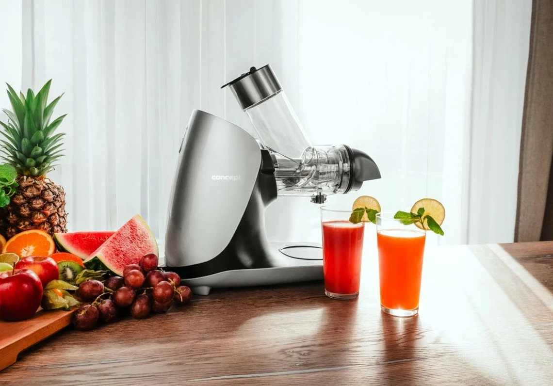 Shtrydhëse e ngadaltë frutash-perimesh, Concept Nutriboost LO7250, 200 W, 0.6 L, vidë çeliku inox, gryka 76 mm, 65 dB, e zezë/krom