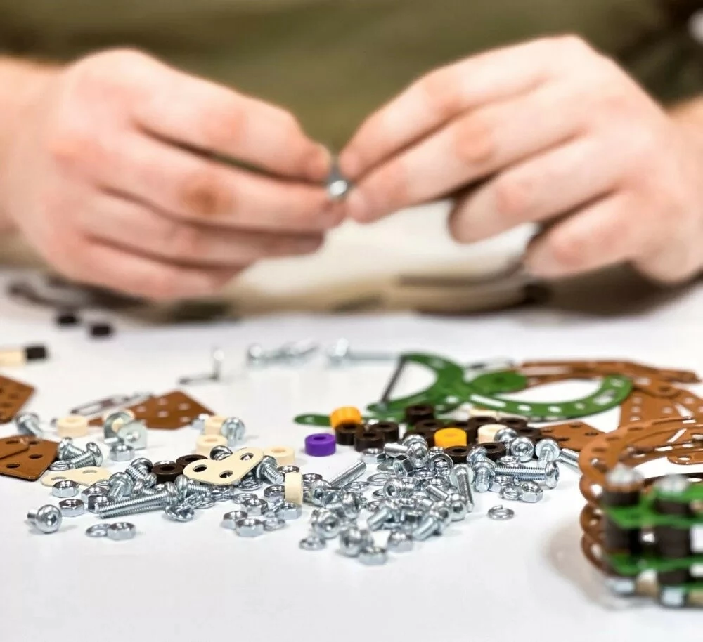 Set ndërtimi metalik Alexander Small Constructor Triceratops, 264 pjesë, kafe/jeshile