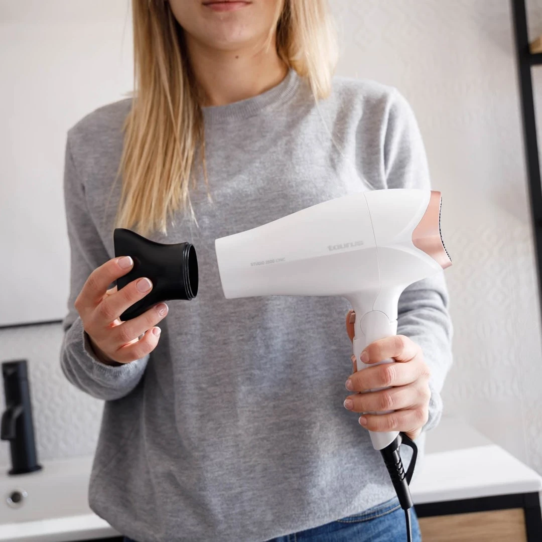Tharëse flokësh Taurus STUDIO 2500 IONIC, 2400 W, e bardhë