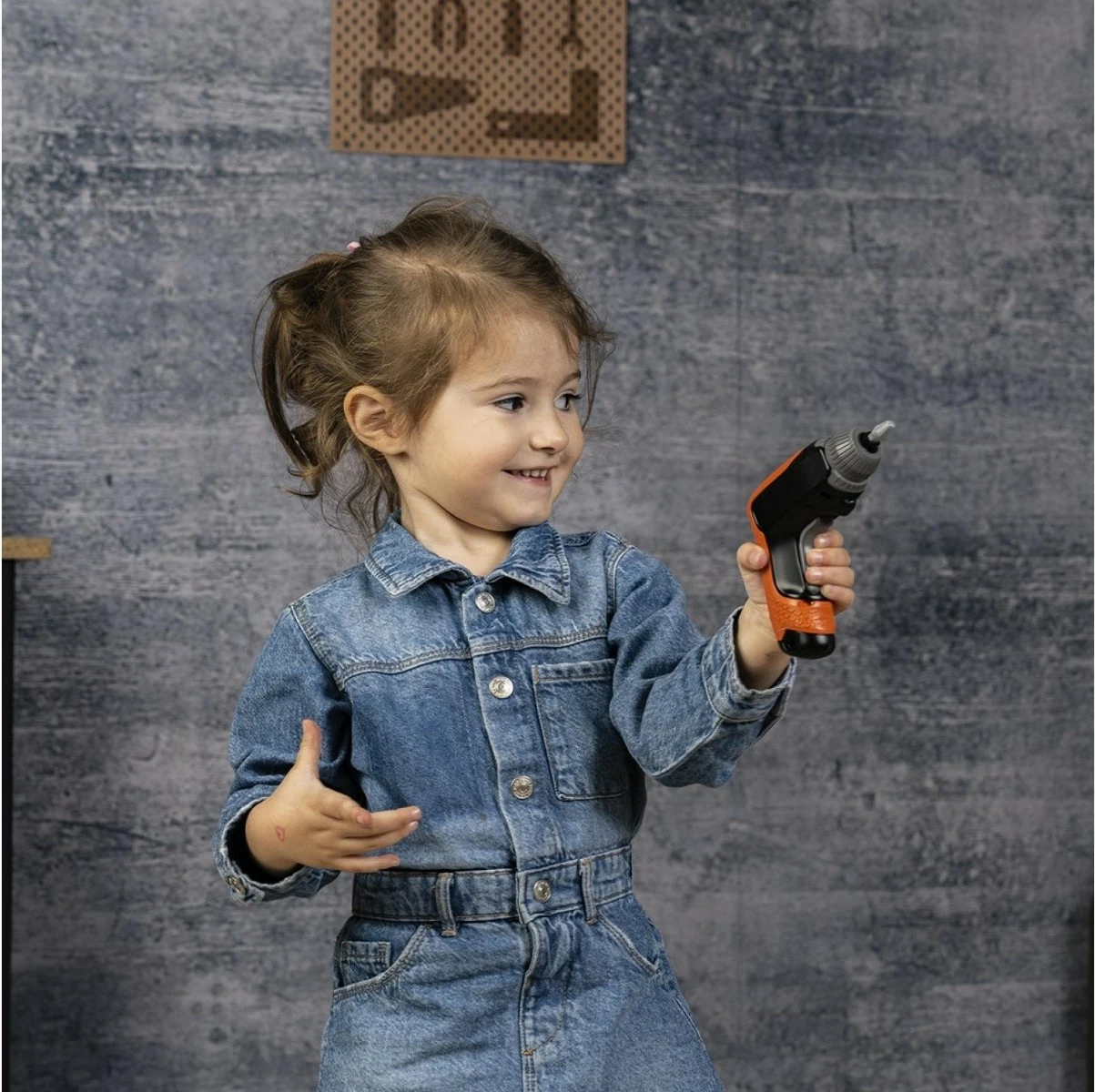 Set lodrash punëtori Smoby Black+Decker Bricolo Builder me vinç, plastikë, shumëngjyrëshe