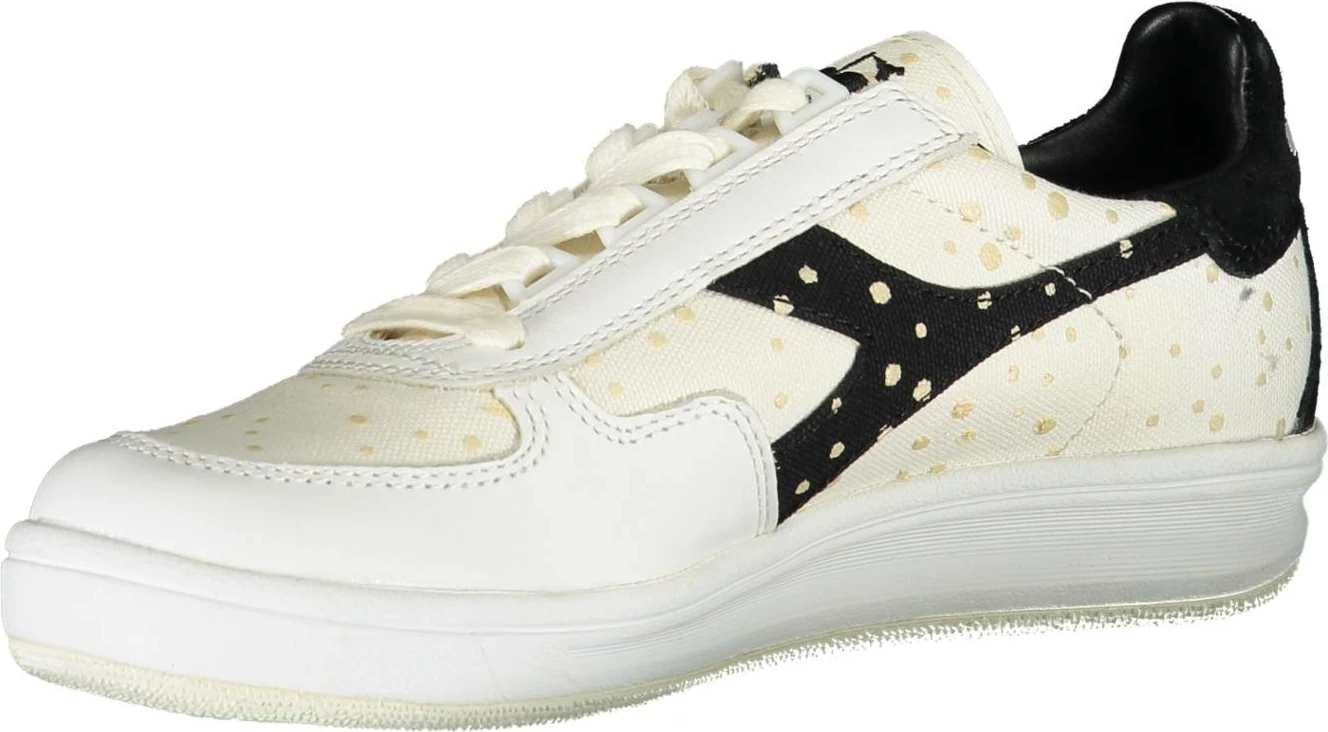 Atlete DIADORA femra, të bardha