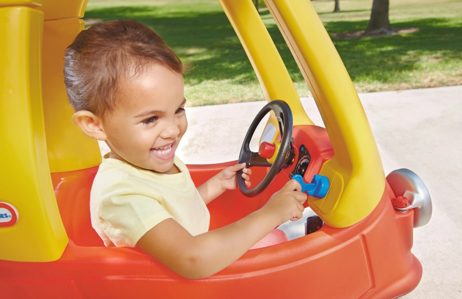 Makine lodër Little Tikes Cozy Coupe me sy të rinj, e kuqe/verdhe