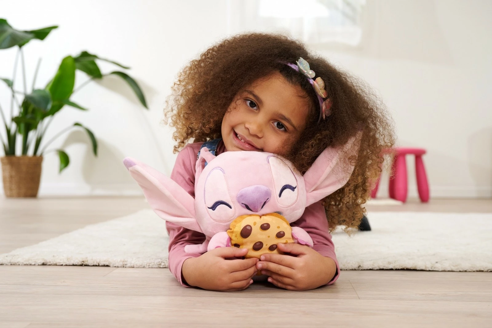 Lodër pelushi Disney Angel me biskotë, Simba, 25 cm, shumëngjyrëshe