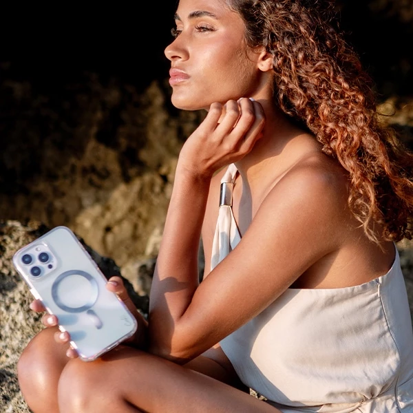 Mbështjellës UNIQ Coehl Savon me karikim magnetik për iPhone 16, Transparent