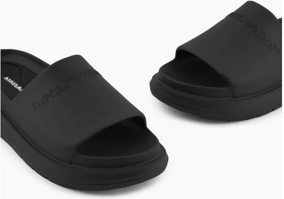 Flip-flops për meshkuj Emporio Armani, të zeza