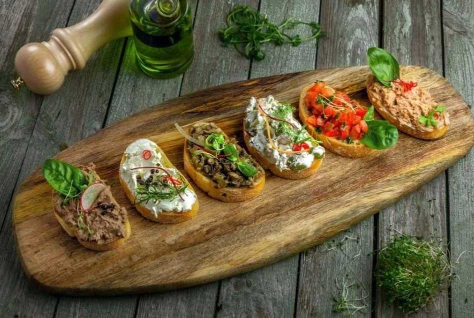 Grirës elektrik HEINRICH'S HMZ 8849 për fruta, perime dhe akull, 2 L, 500 W, Gri