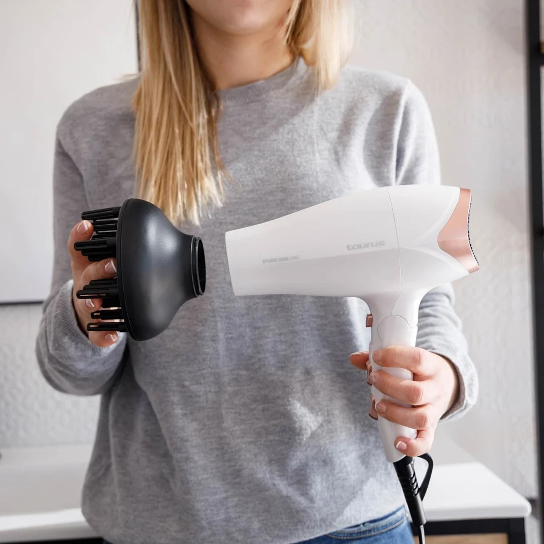 Tharëse flokësh Taurus STUDIO 2500 IONIC, 2400 W, e bardhë