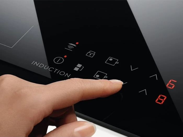 Pllakë induksioni Electrolux LIL61434C, 59 cm, 4 zona, e zezë, për ndërtim të brendshëm