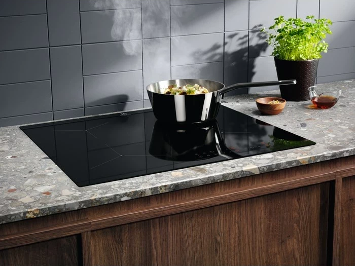 Pllakë induksioni Electrolux LIL61434C, 59 cm, 4 zona, e zezë, për ndërtim të brendshëm