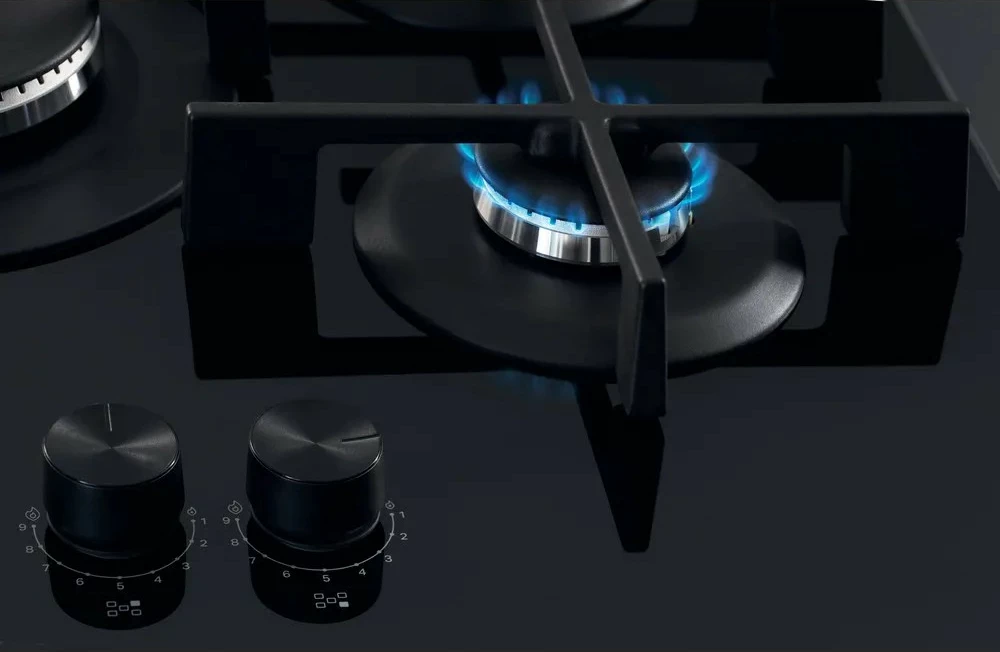 Sobë gazi me xham Whirlpool AKWL728NB, 5 zona, e zezë