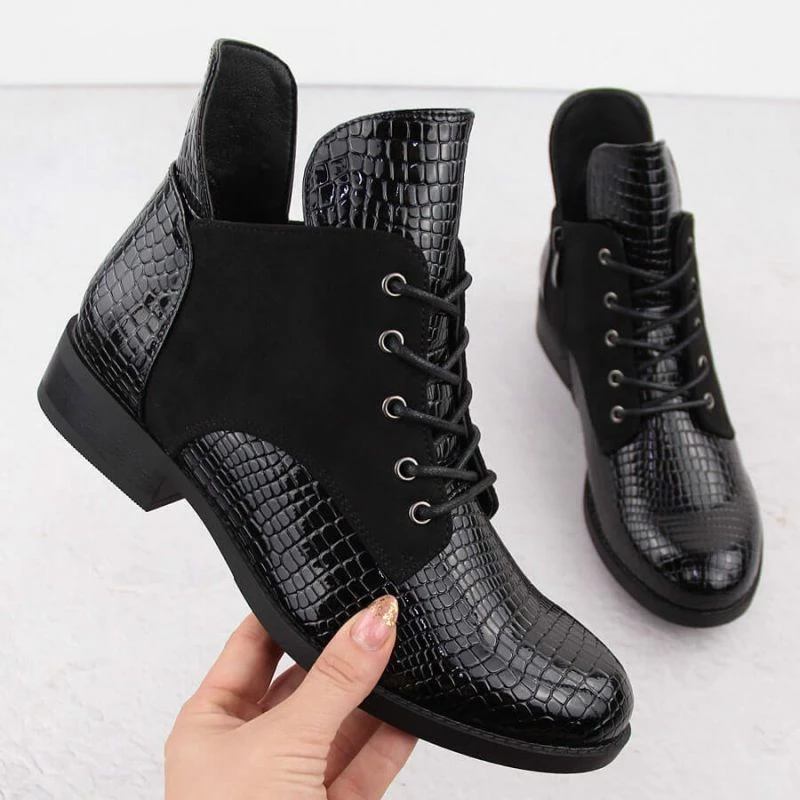 Çizme të shkurta për femra Vinceza, të zeza