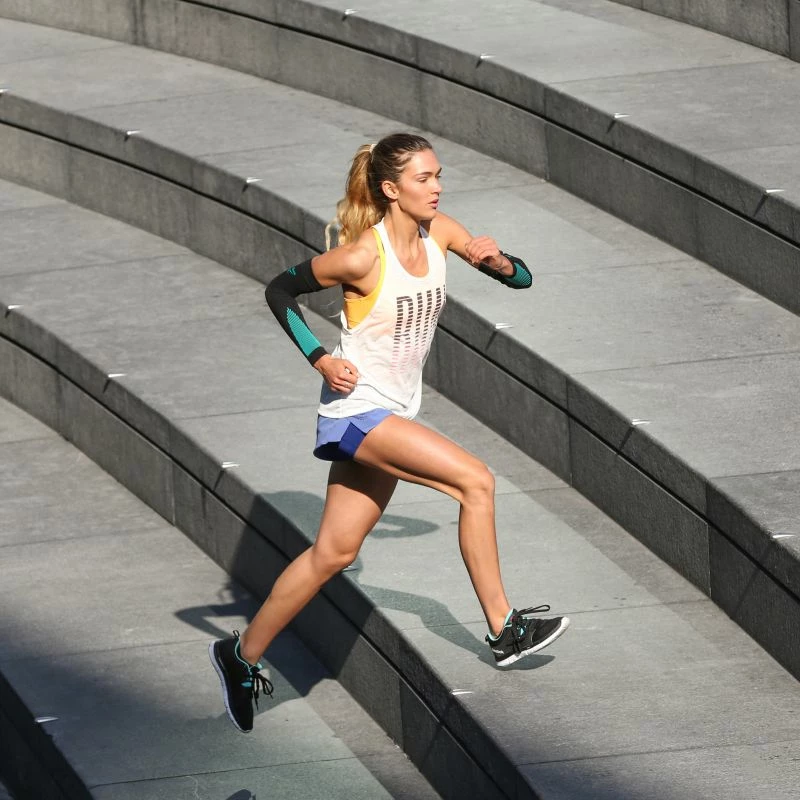 Kompresion mëngë Reebok për meshkuj dhe femra, të zeza dhe jeshile