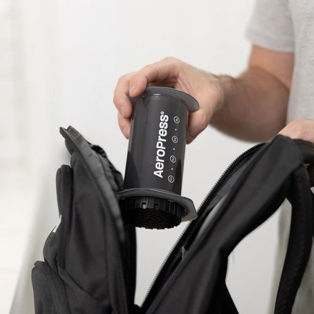 Aparat kafeje manual AeroPress 85R11, teknopolimer, i zi